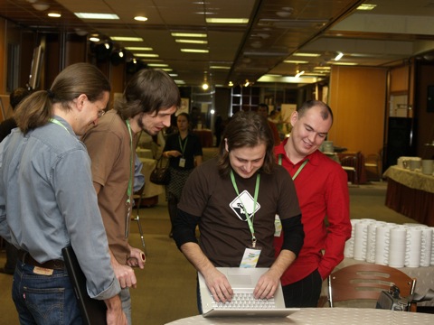 макбук и люди